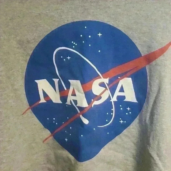 Cropped NASA LS Tee Size Large - Picture 2 of 4